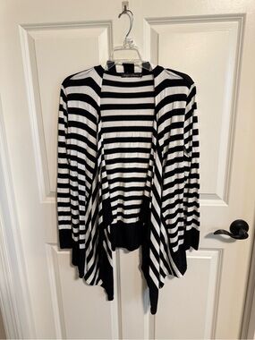 Striped Open-Front Cardigan Sweater in Black and White